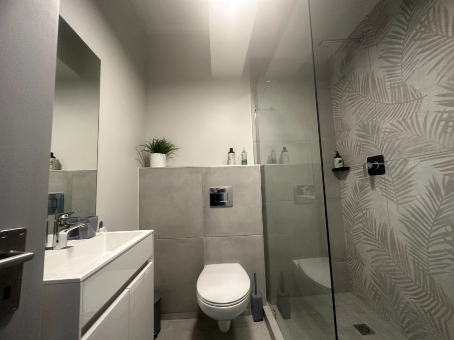 1 Bedroom Property for Sale in Table View Western Cape